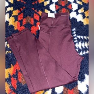 NWT! womens victoria’s secret leggings!